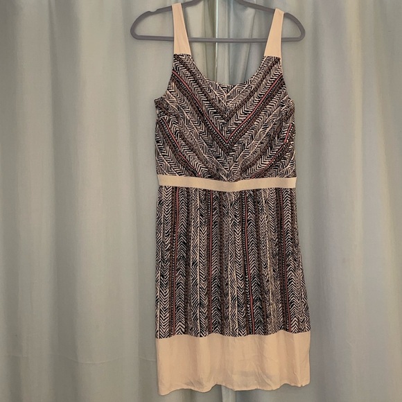 3‎ for $25! Loft knee length patterned dress, size 10 - Picture 1 of 4